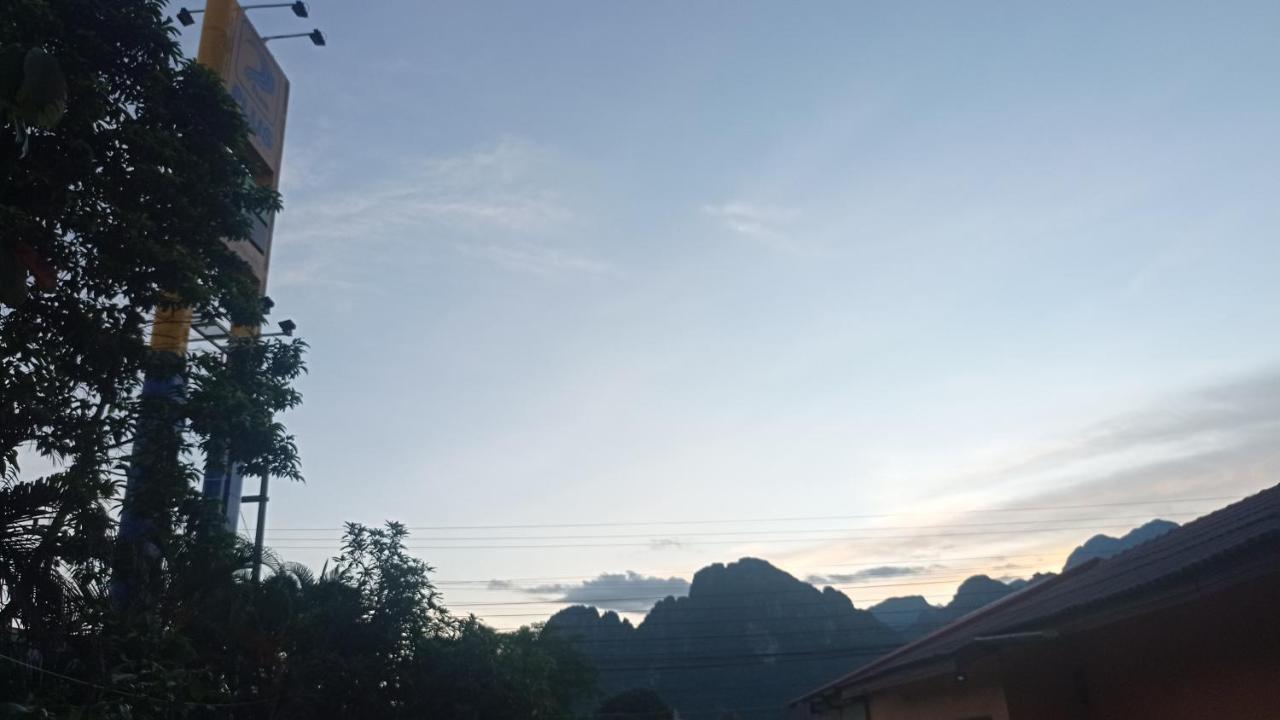 Inthavong Hotel/Guest House Vang Vieng Exterior foto